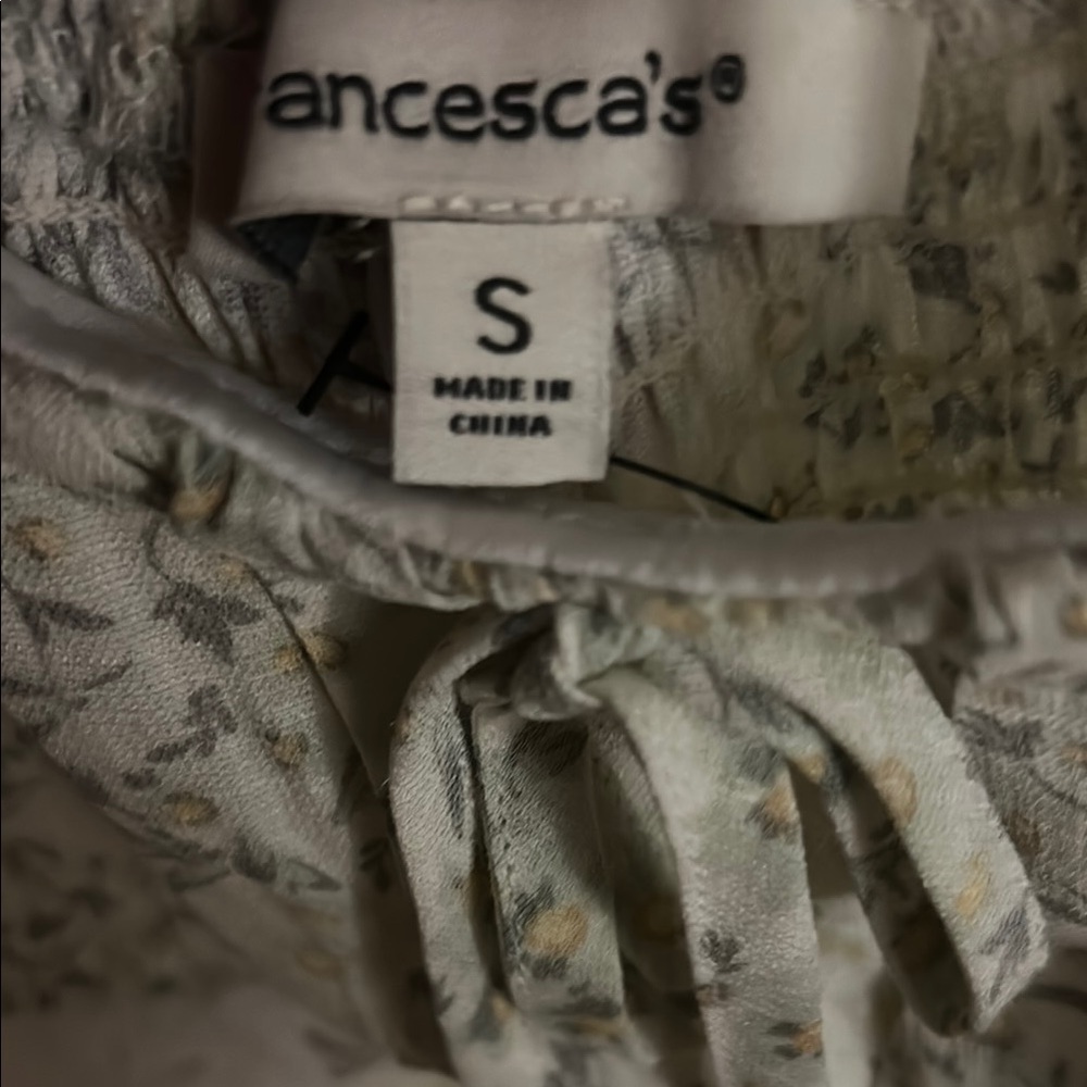 Floral Ruffle Romper - Picture 4 of 5